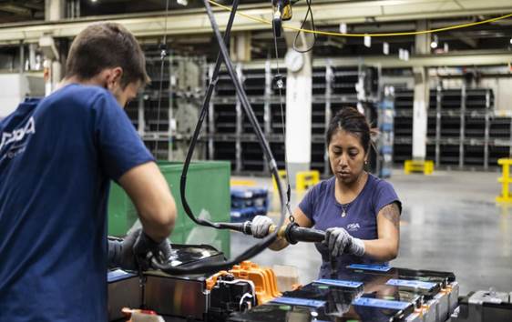 Taller de baterías de la planta de Stellantis en Figueruelas.